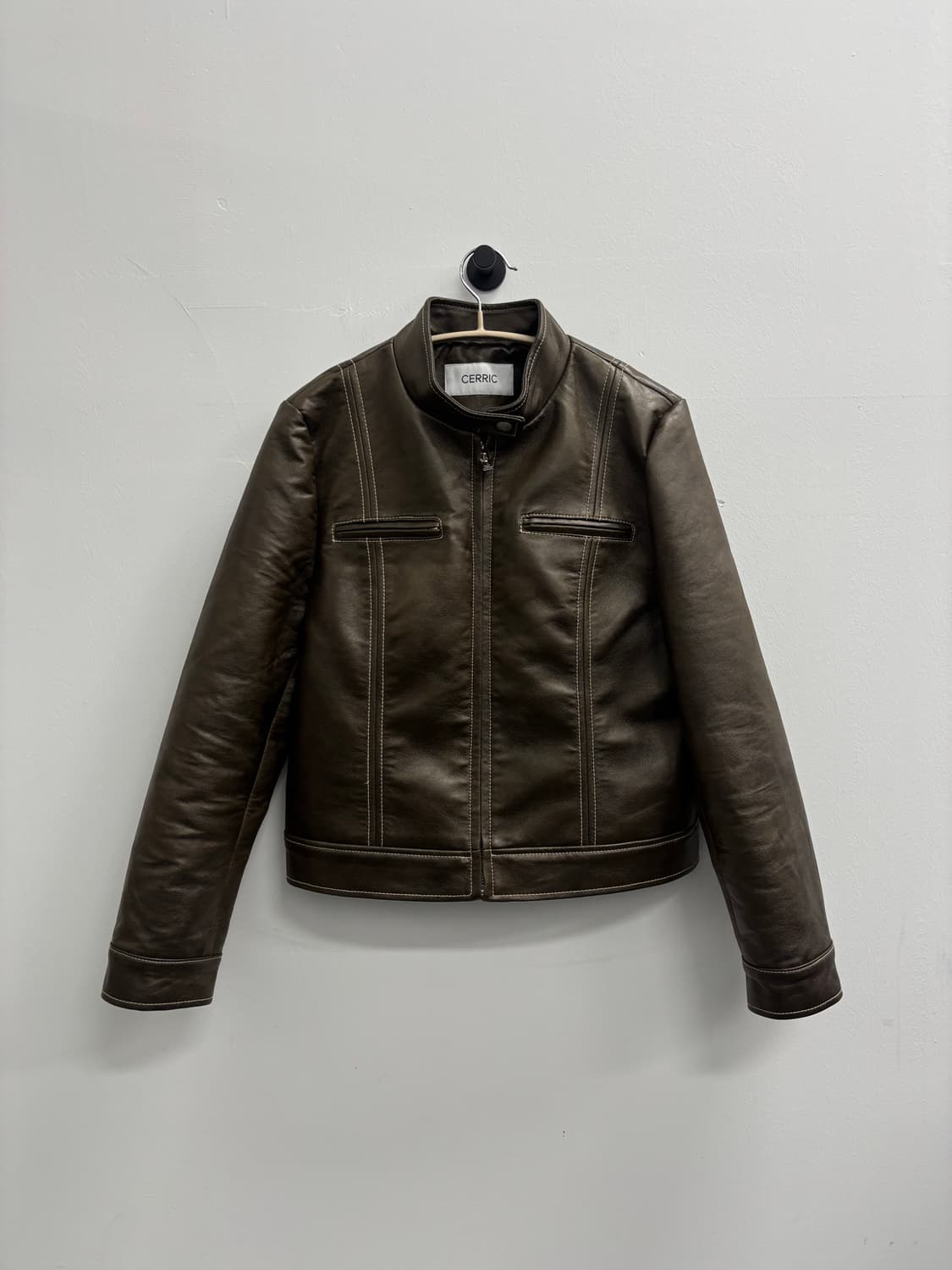 세릭 CERRIC 콘트라스트 스티치 레더 자켓 상품이미지1