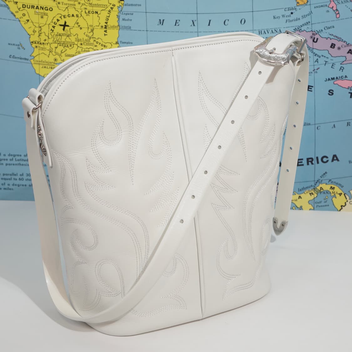 토가 아카이브 23AW 웨스턴 레더 백 상품이미지4