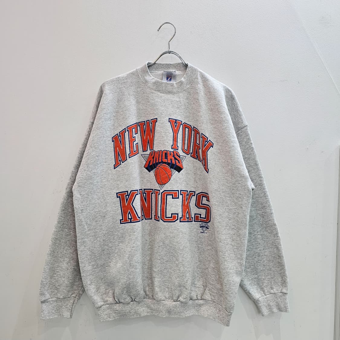 90's Logo7 NBA 뉴욕닉스 맨투맨 기모 상품이미지1