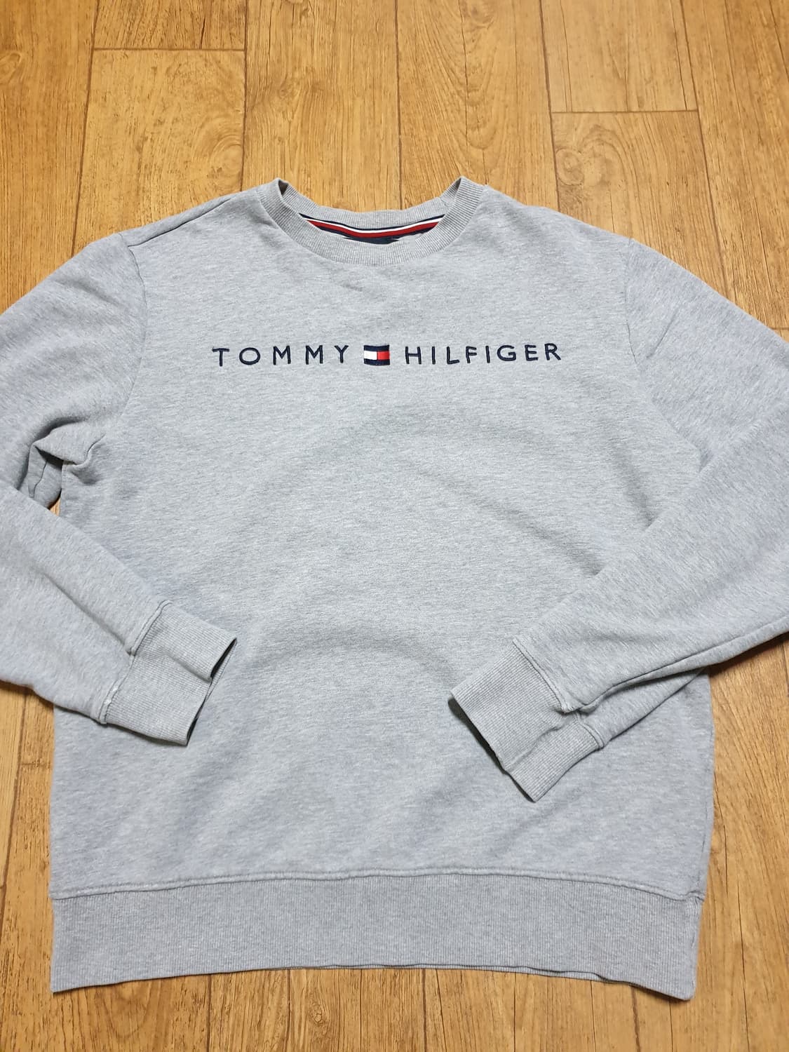 1173 타미힐피거 라운드티 95 사이즈입니다 상품이미지2