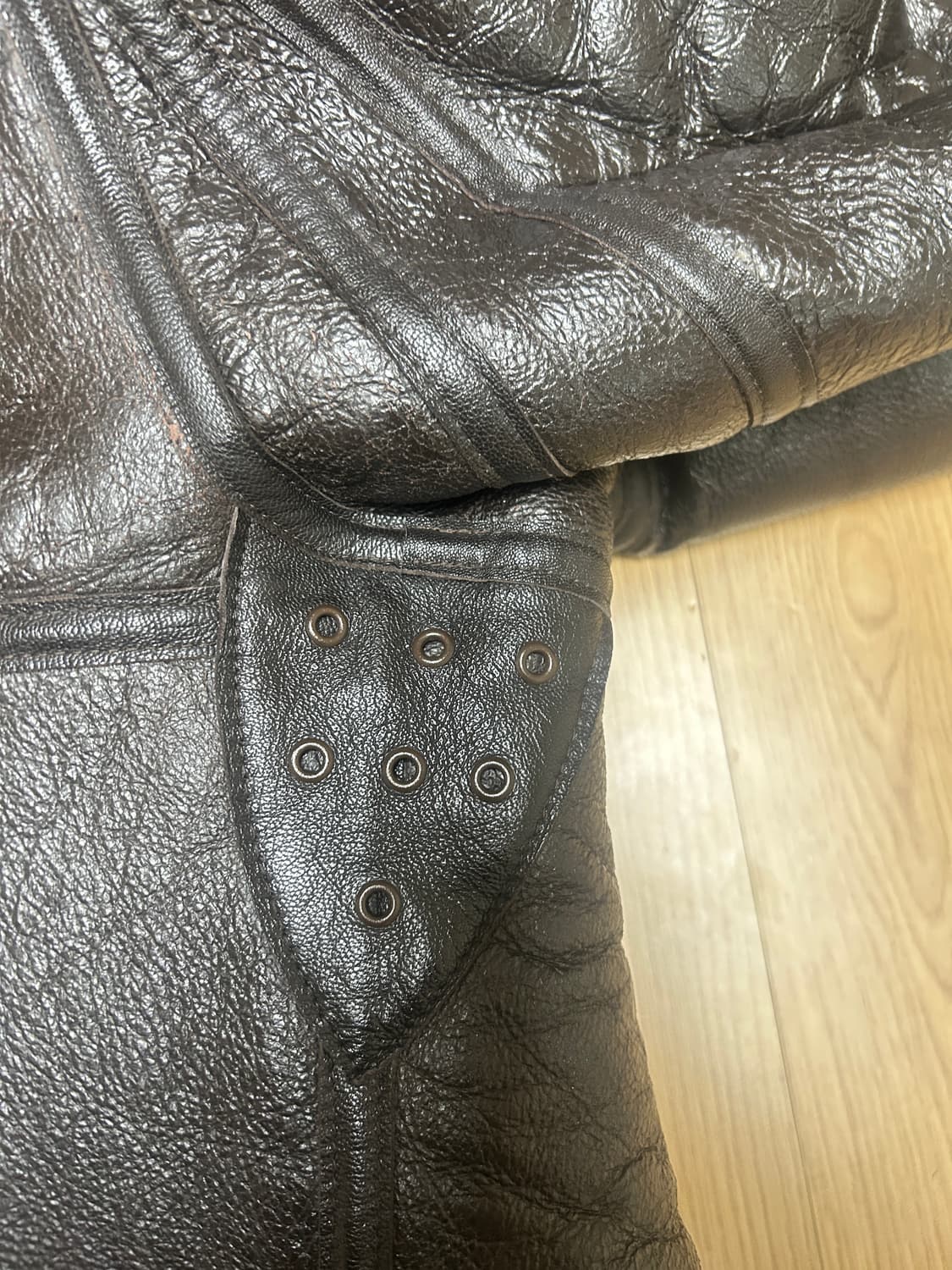 콕핏 톰하디 무스탕48 상품이미지3