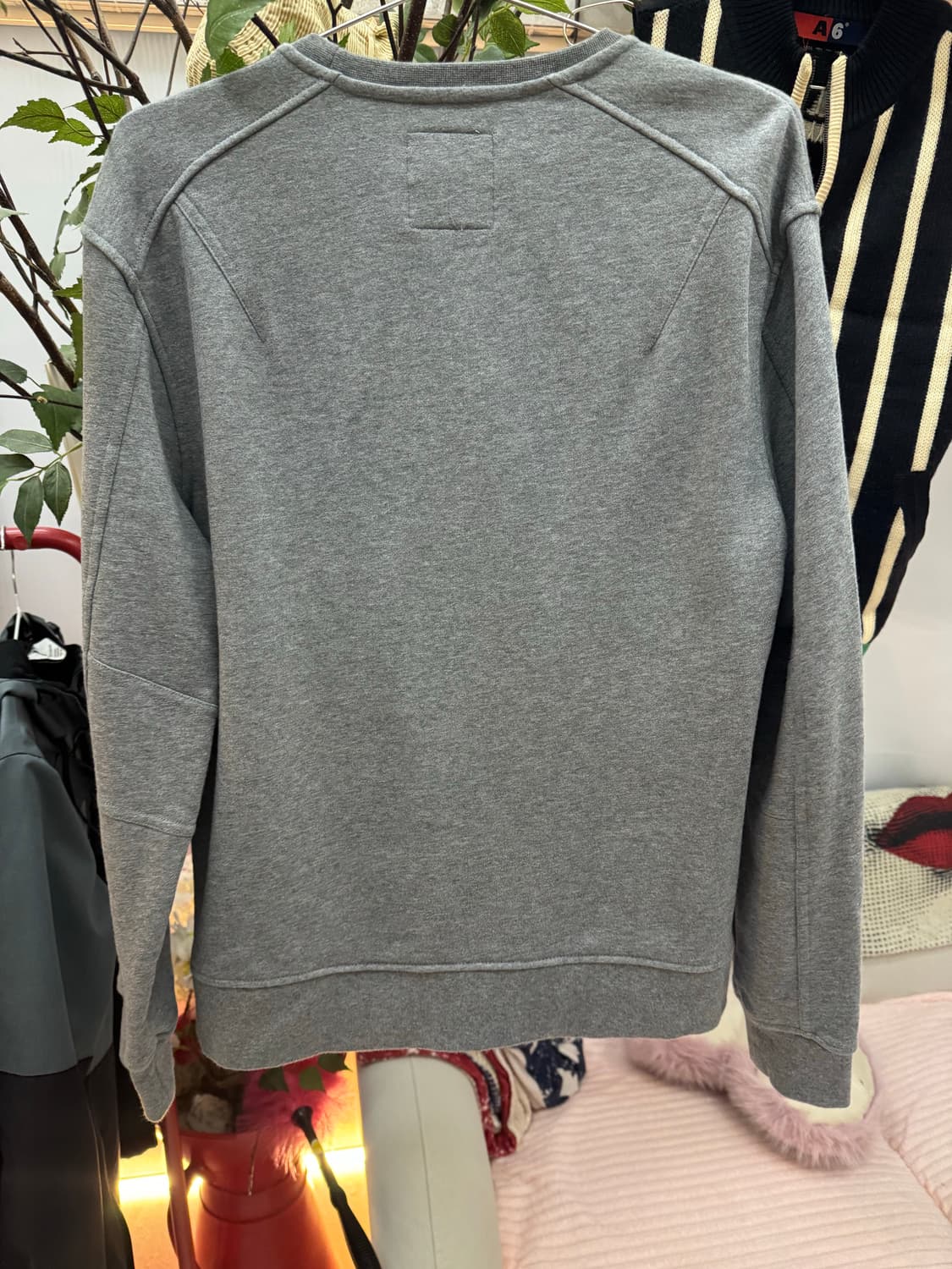 A|X Armani Exchange 빅로고 맨투맨 스웨트셔츠 (그레이) 상품이미지5