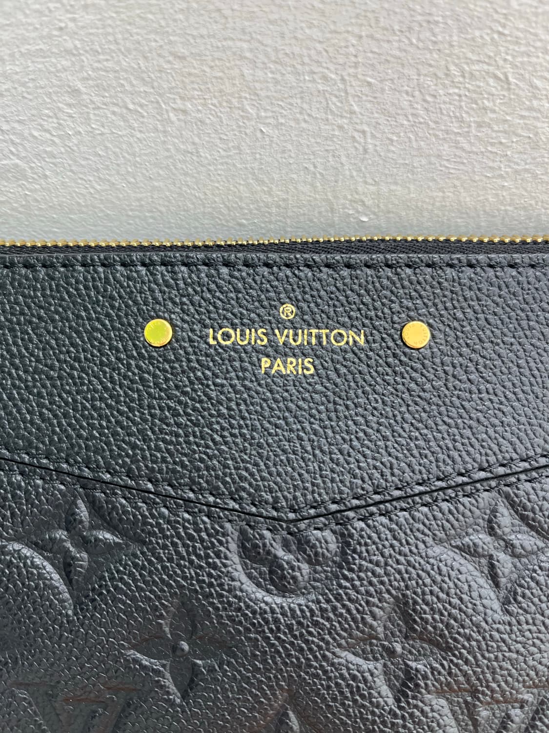 루이비통 데일리 파우치 앙프렝뜨 블랙 상품이미지3