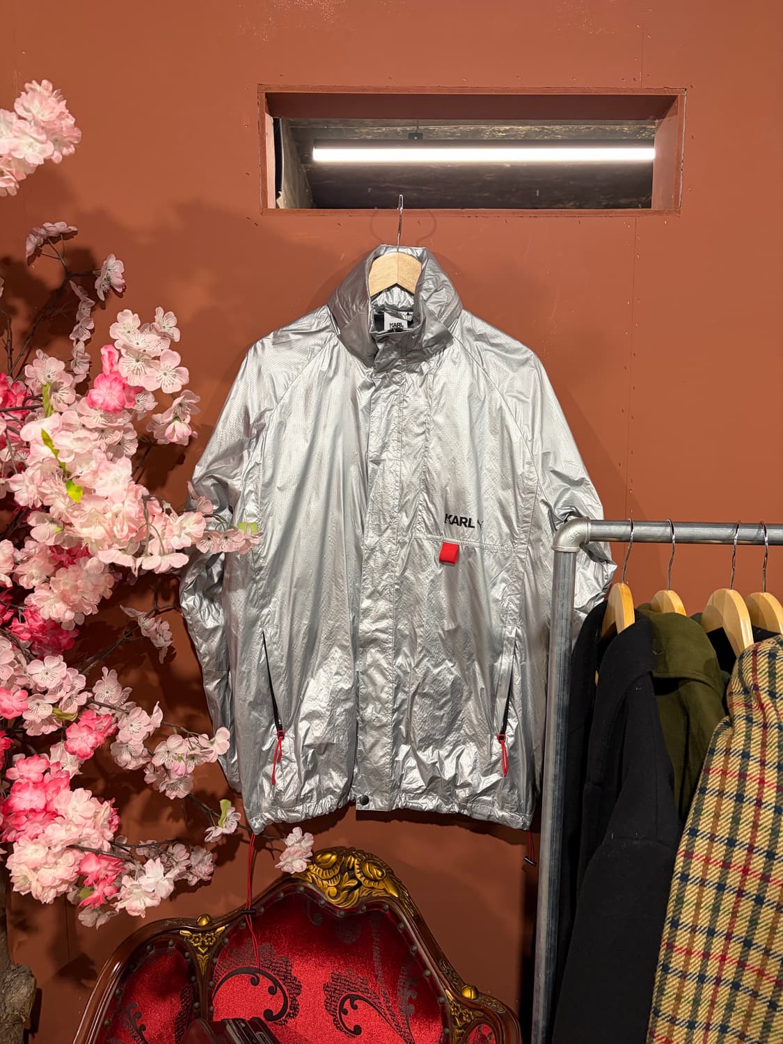 푸마x칼라거펠트 메탈릭 윈드브레이크 바람막이 상품이미지1