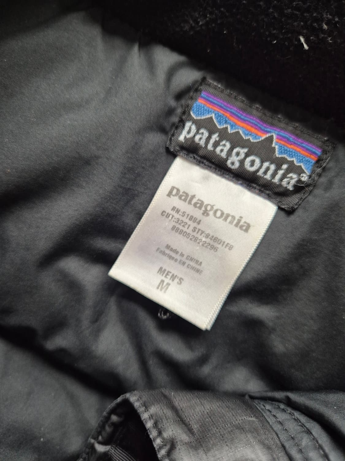 파타고니아 블랙 다운 자켓 상품이미지3