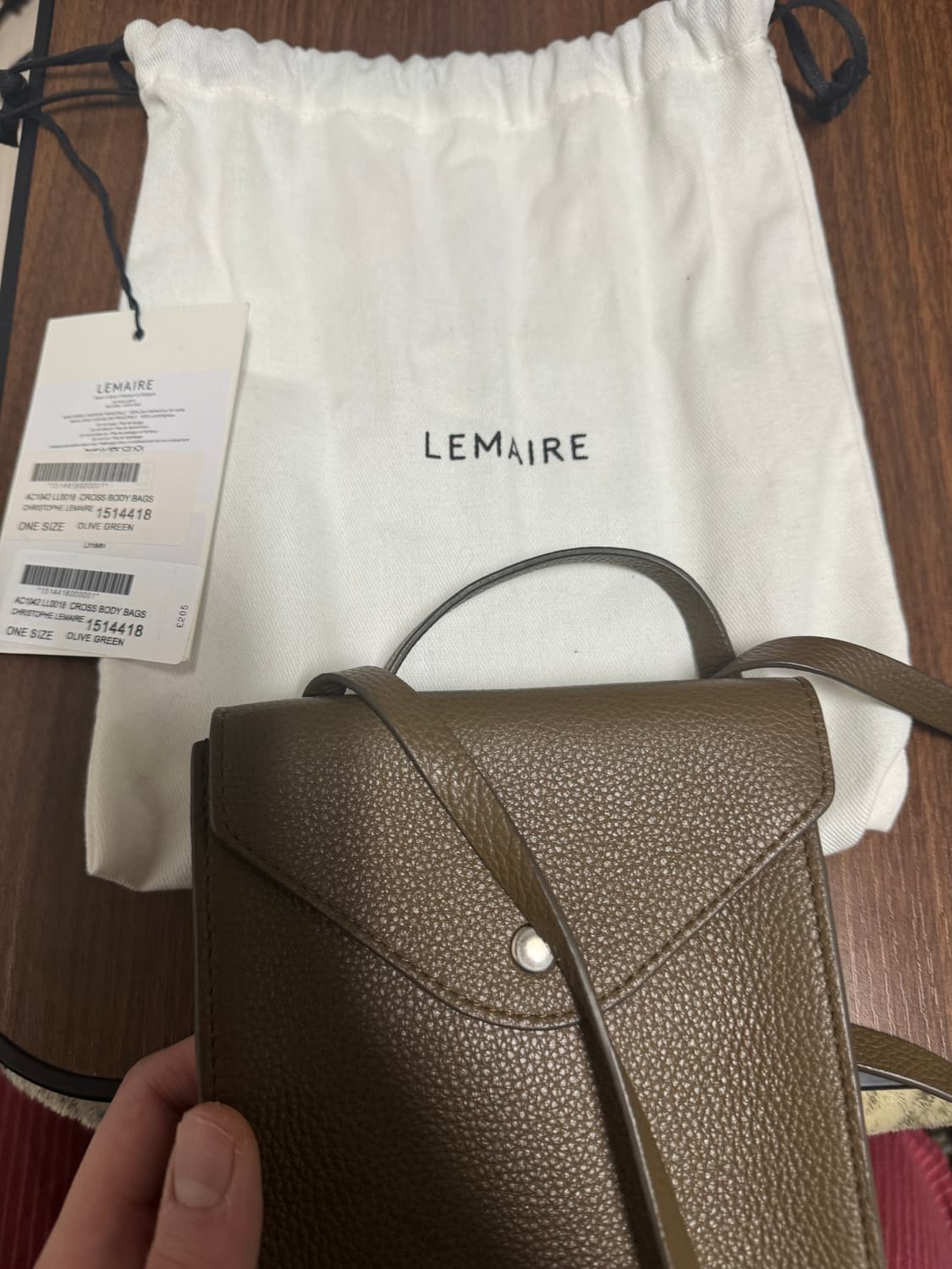 르메르 엔벨롭 스트랩 크로스백 올리브 그린 상품이미지7