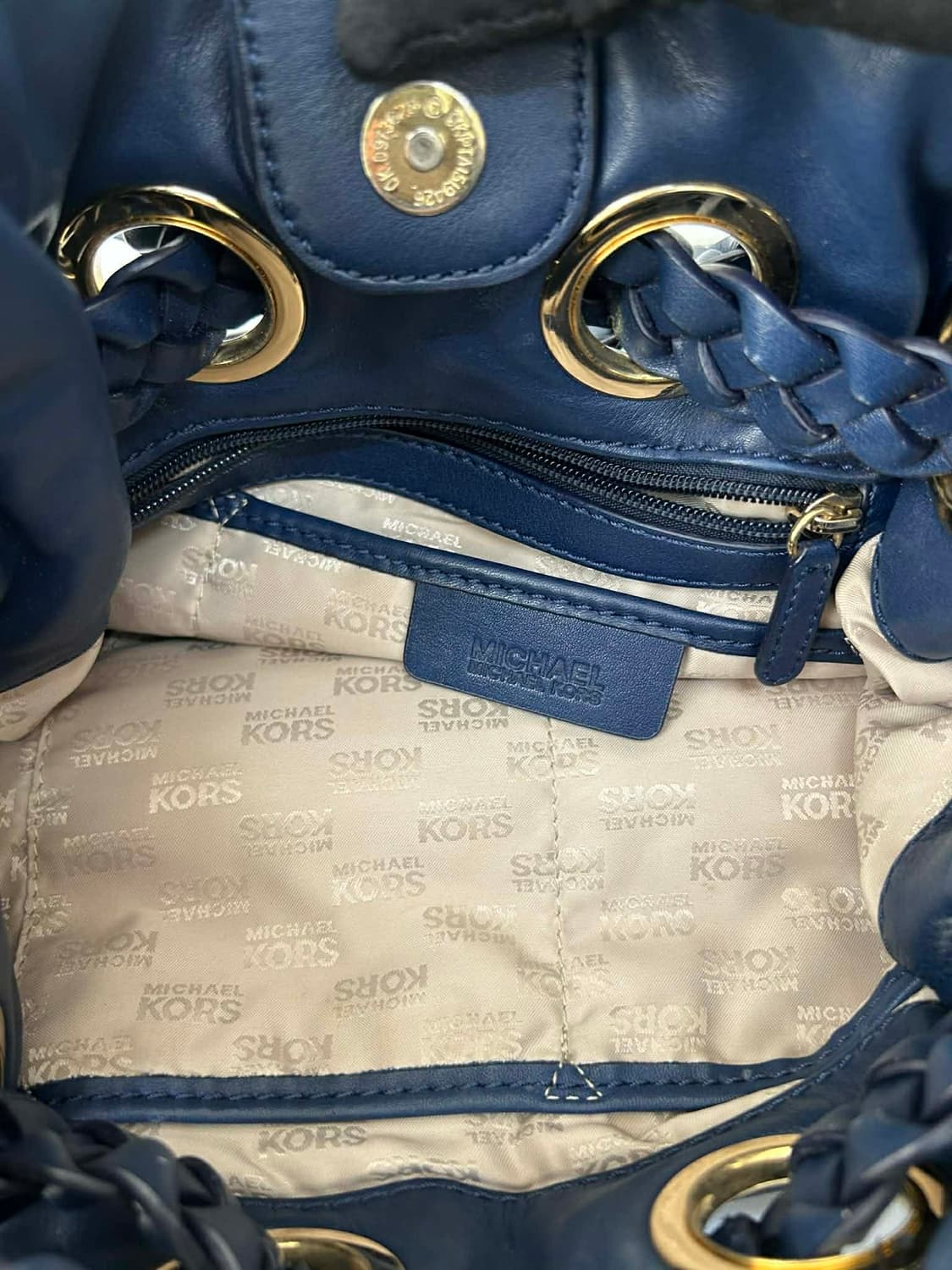 마이클코어스 브레이디드 가죽 테슬 숄더 호보백 상품이미지6