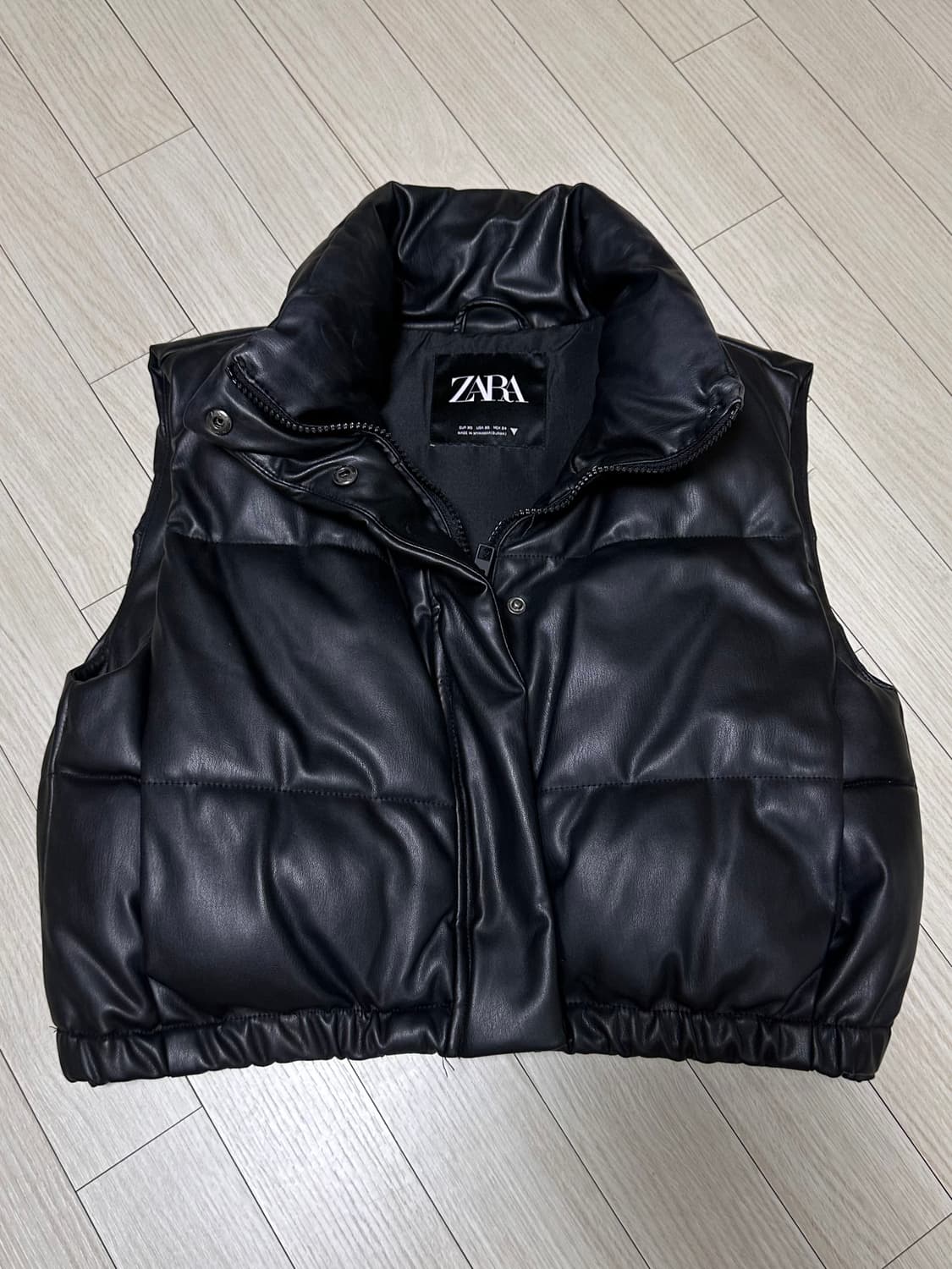 자라 레더 크롭 패딩조끼 xs 상품이미지5