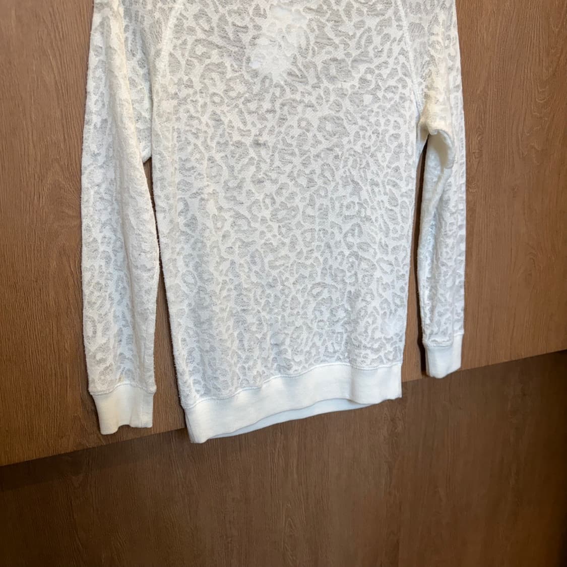 이로 진스 레오파드 패턴 니트 나그랑 시스루 디테일 레귤러핏 화이트 상품이미지4