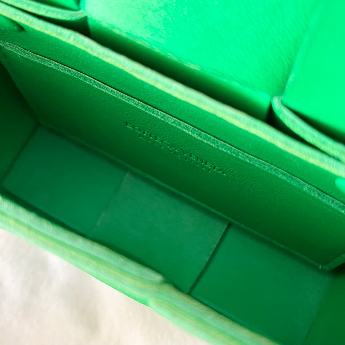 [S급/정품] 보테가베네타 미니 카세트백 레더 그린 크로스백 가방 상품이미지6