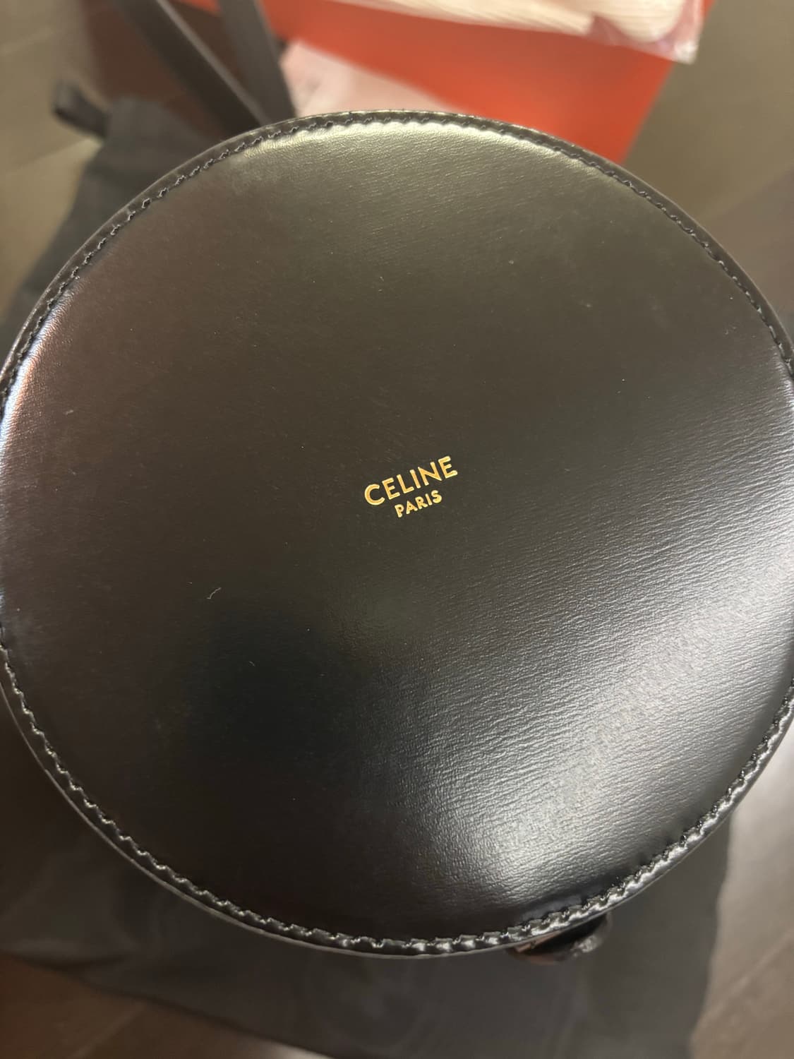 셀린느 버킷백 샤이니 카프  상품이미지3