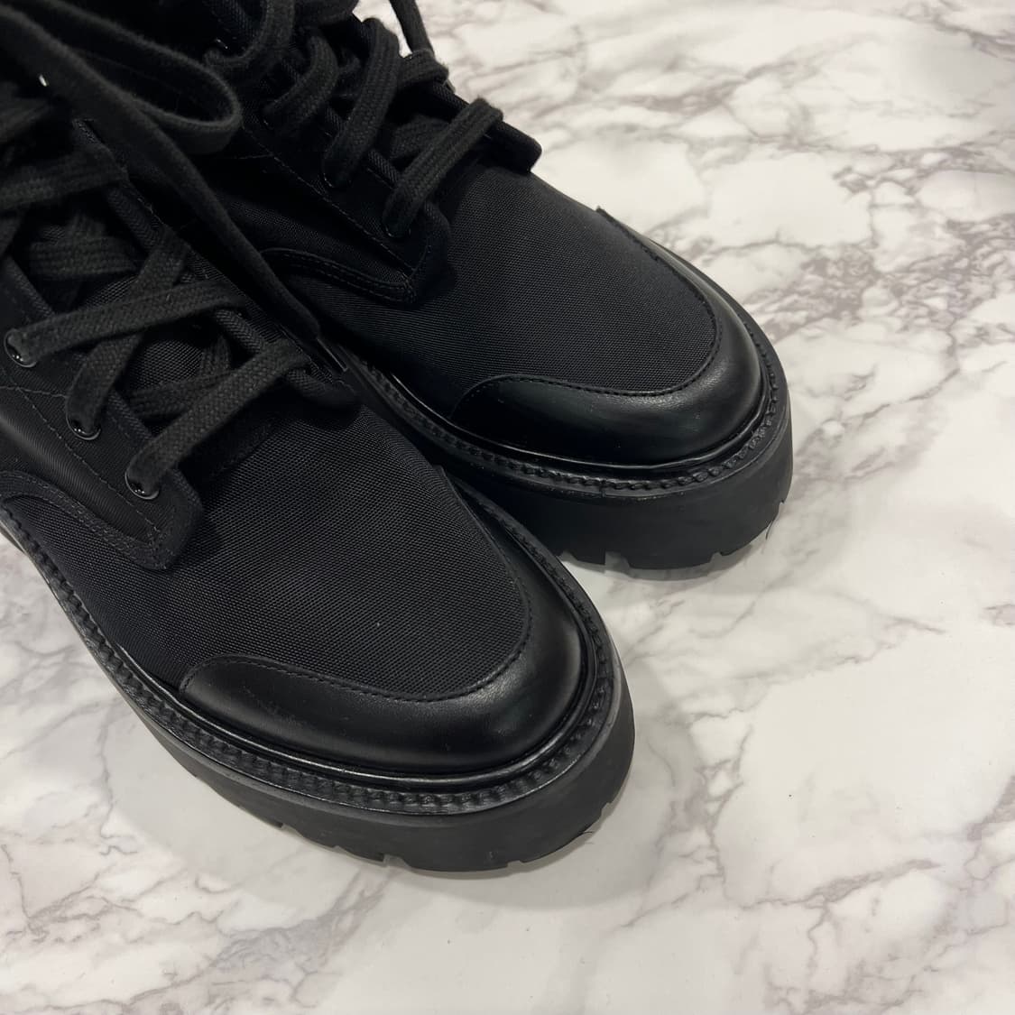 셀린느 벌키 레이스업 워커 부츠 상품이미지6