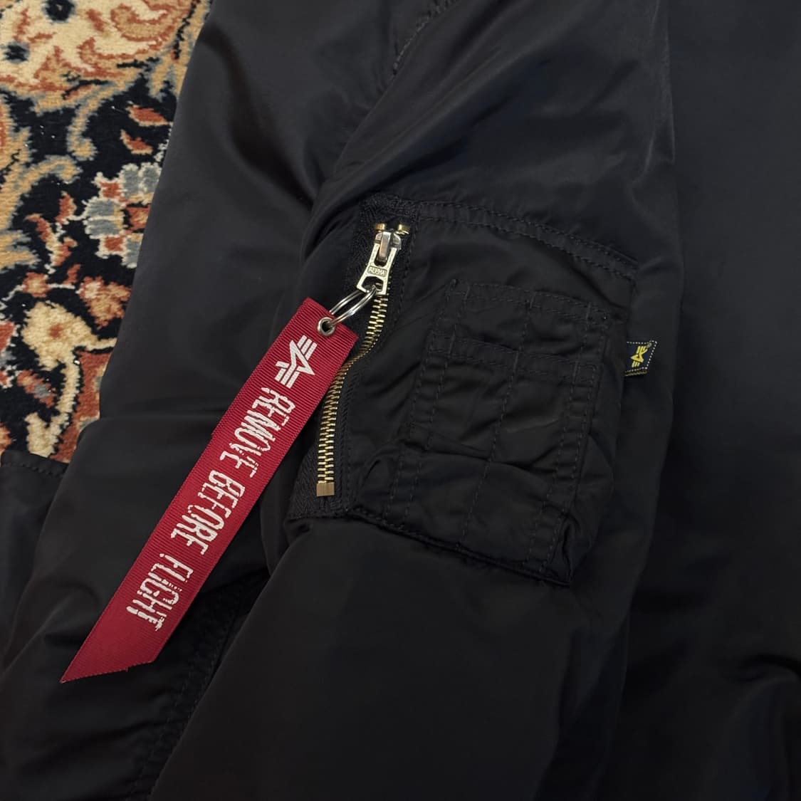 알파인더스트리 ma-1 블랙 (L) 항공점퍼 상품이미지3