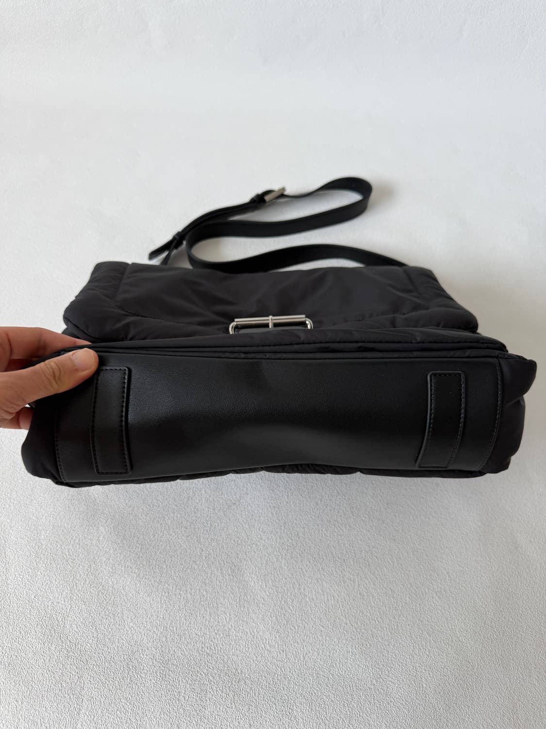 Pre owned 버클 크로스백 상품이미지3