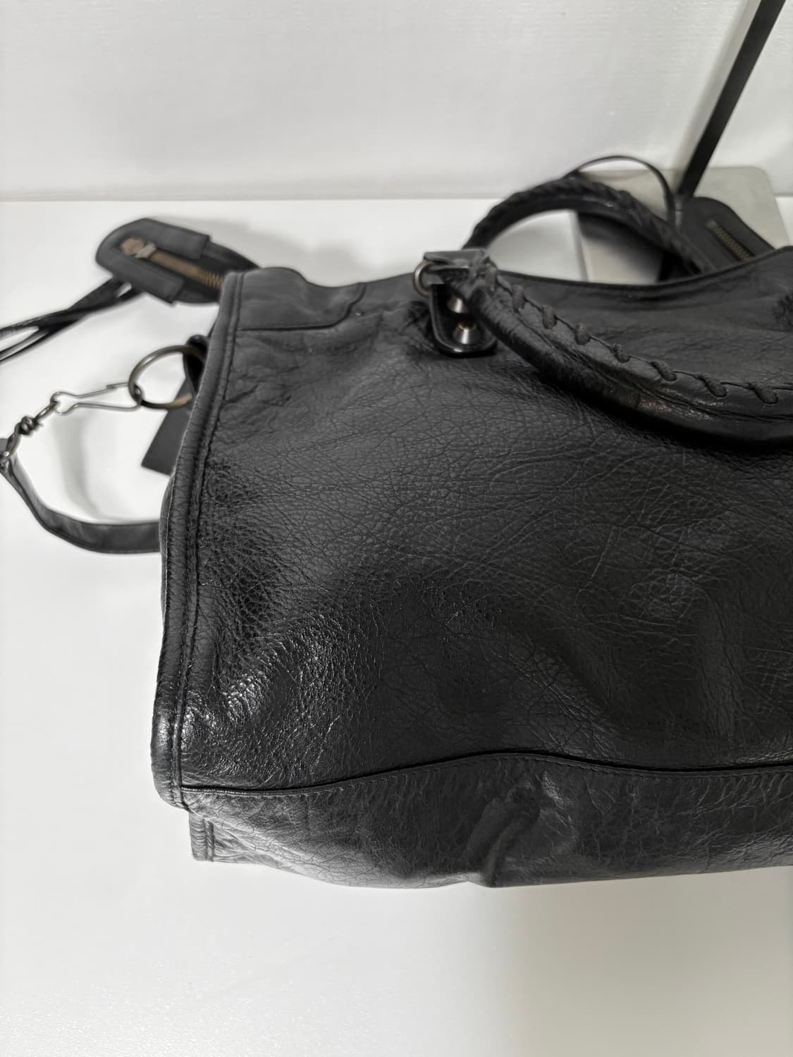 발렌시아가 시티 모터백 블랙 미디움 상품이미지6