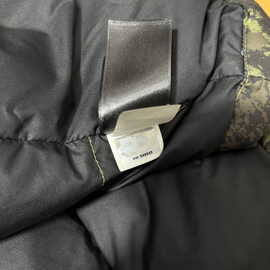 [XL] 노스페이스 눕시 700 다운 베스트 (그린 카모/스플래터) 상품이미지8