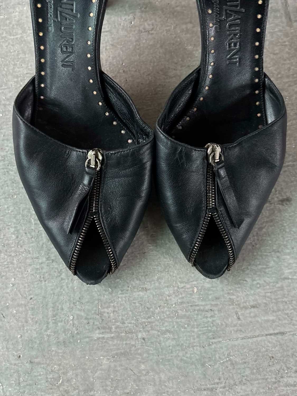 ysl 생로랑 지퍼 토 힐 상품이미지4