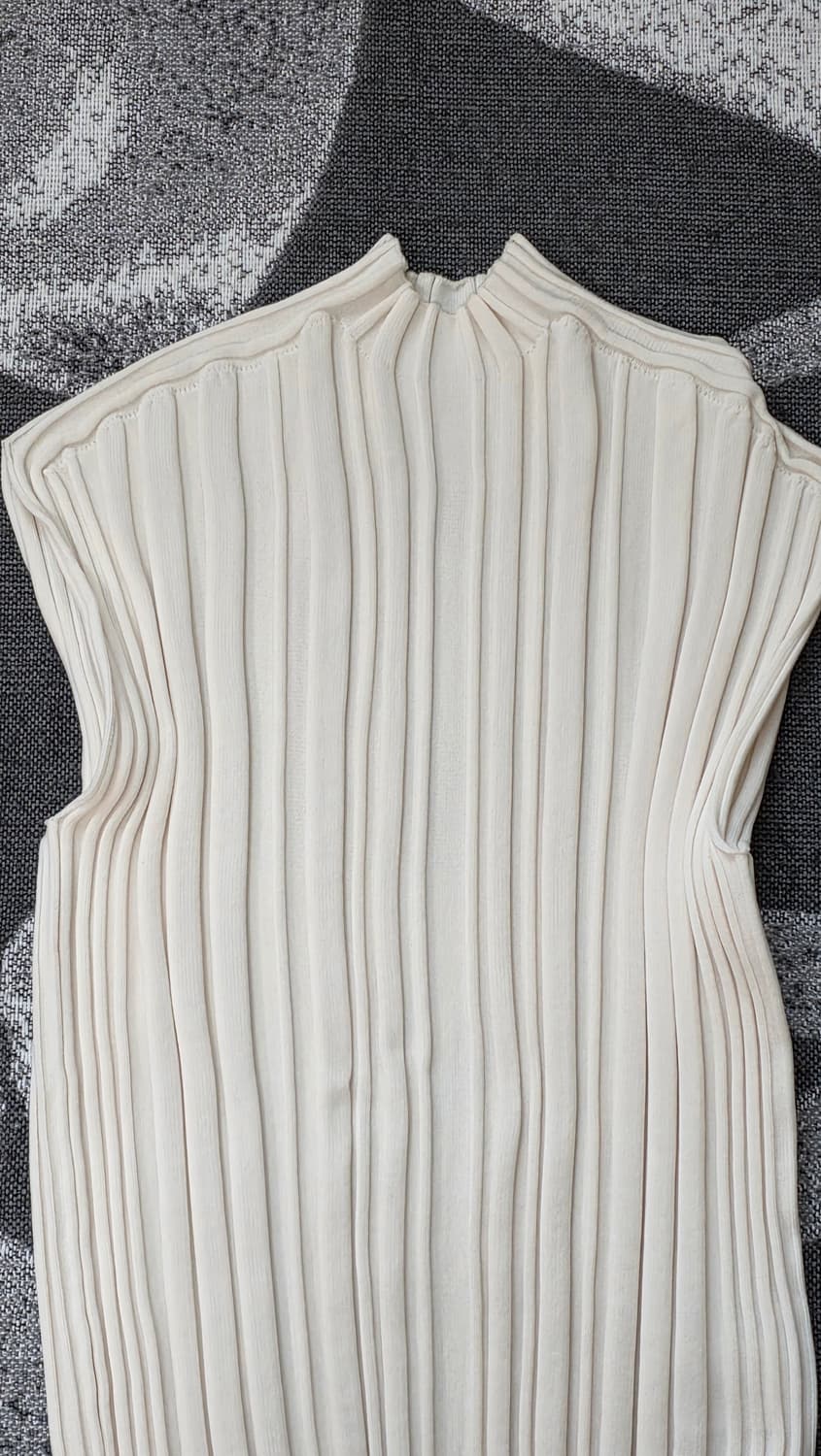 이세이 미야케 플리츠플리즈 니트 탑 (구입가 78만) 상품이미지4