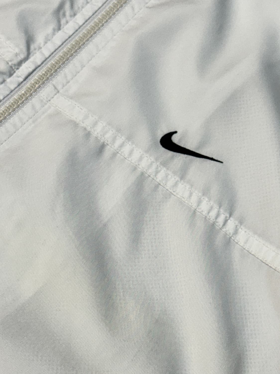 NIKE 바람막이 화이트 상품이미지2