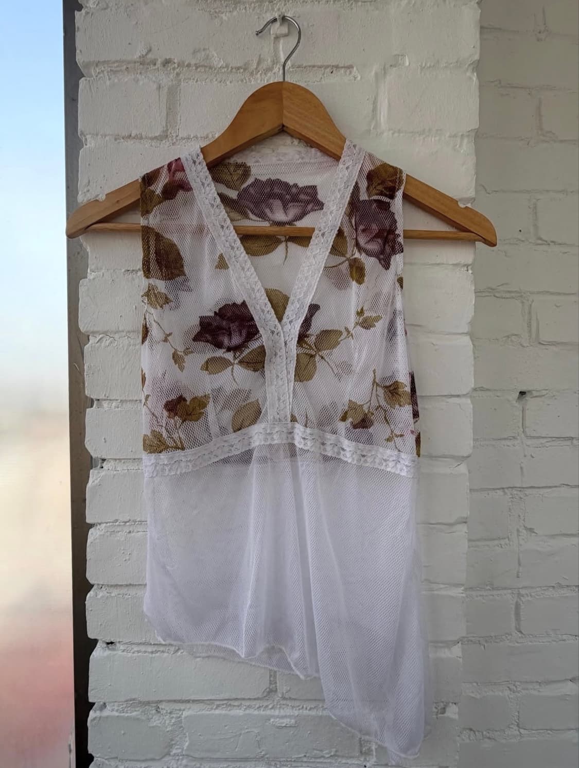 #4 Rose patterns Sheer Mesh Tank 상품이미지1