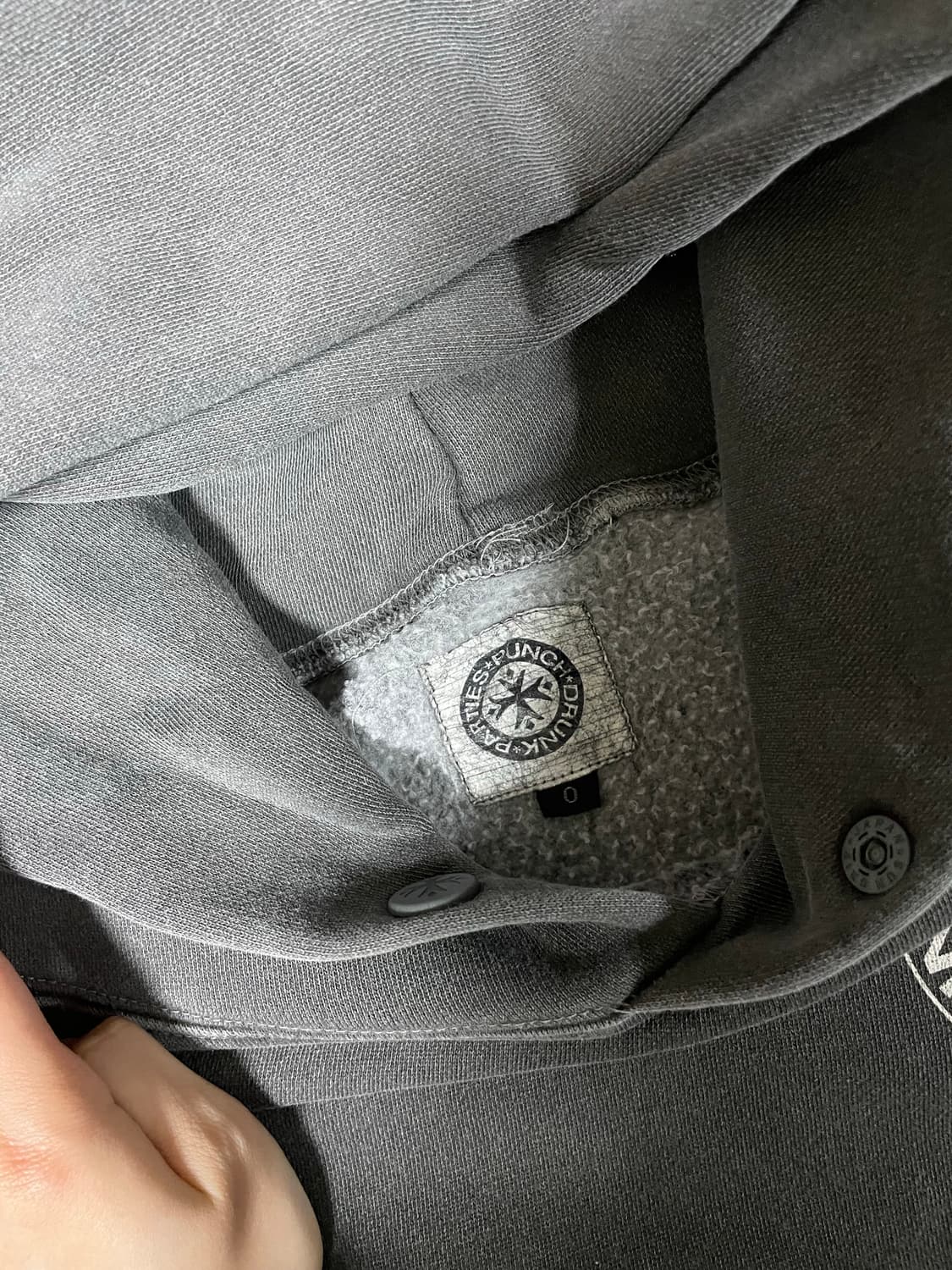 펀치드렁크파티스 써클로고 후드티 차콜 (0사이즈) 상품이미지7