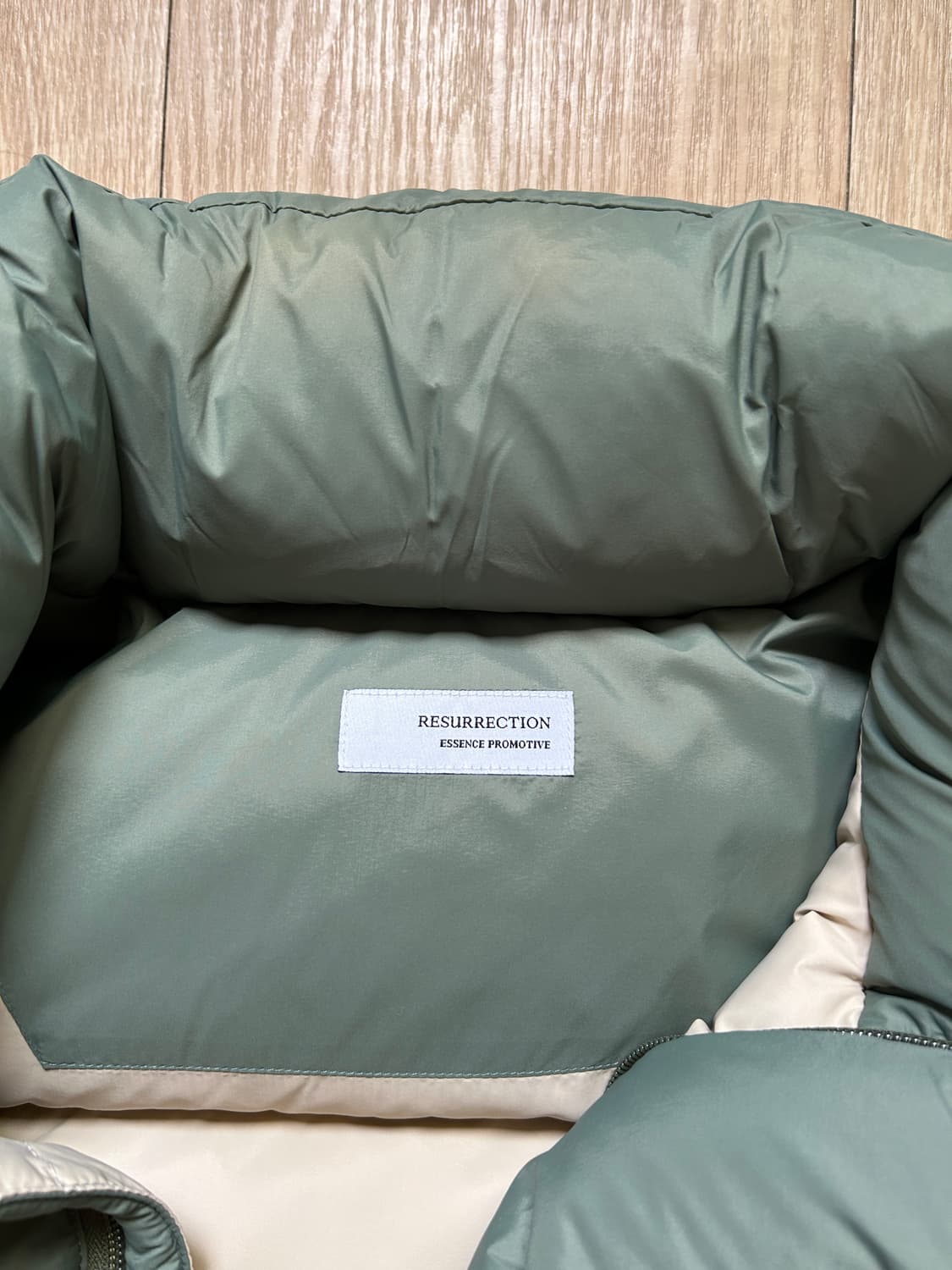 [M] 에센스룸 리저렉션 나일론 아크틱 파카 패딩 카키 상품이미지4