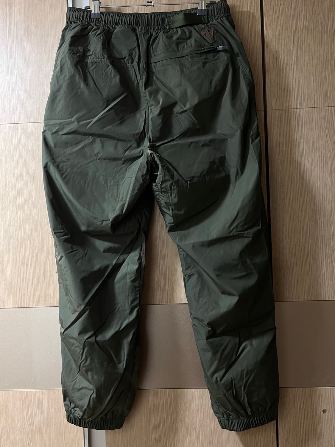 나이키 x 드레이크 녹타 우븐 트랙 팬츠 카고 카키 M 새상품 팝니다 상품이미지7