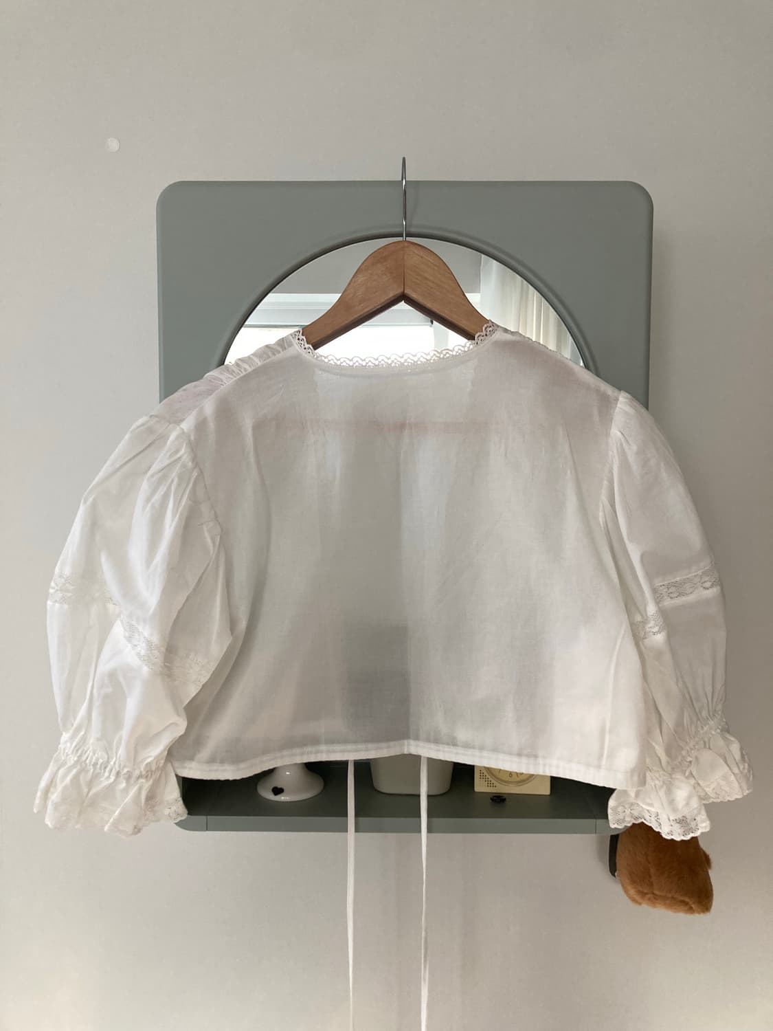 freckle sora blouse 프레클 랩 레이스 퍼프 크롭 제니 상품이미지7