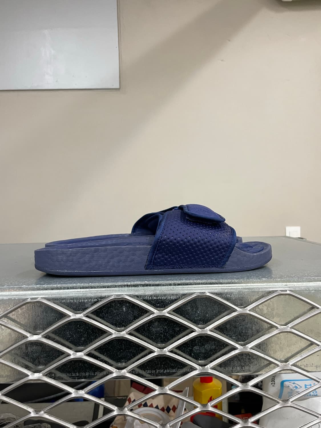 퍼렐 x 아디다스 부스트 슬라이드 270 상품이미지4