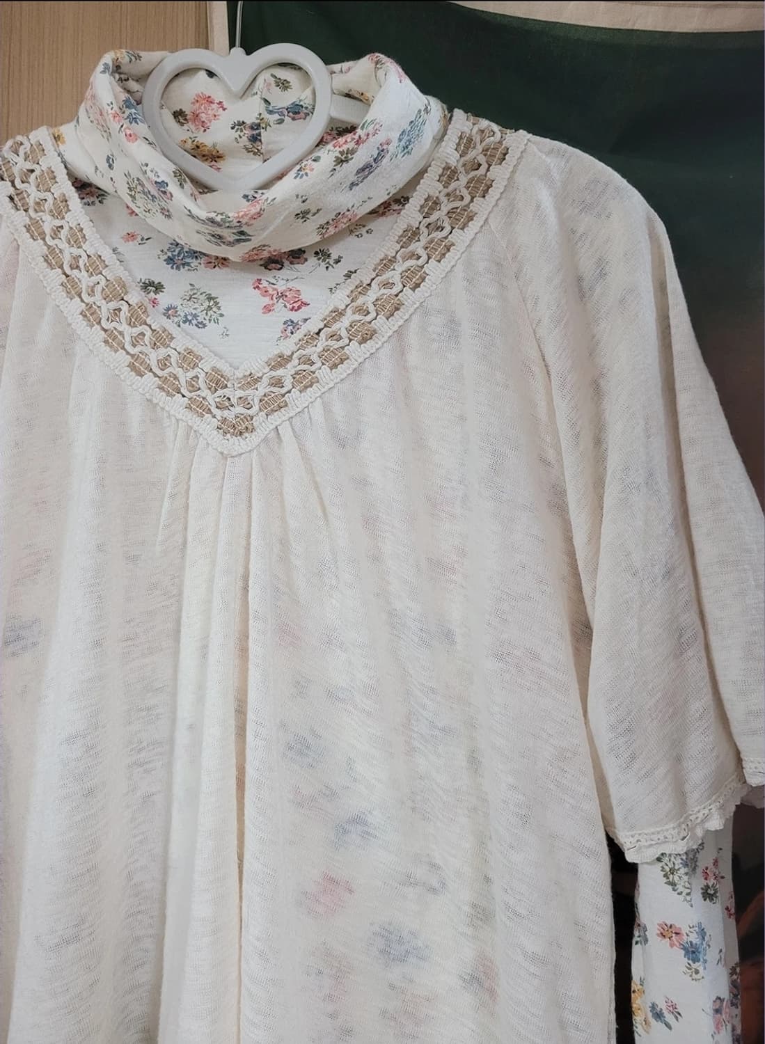 [착용샷o] 빈티지 레이어드 반팔니트 하구미룩 모리걸룩 상품이미지1