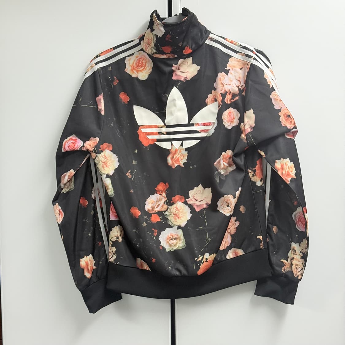 아디다스 오리지널 플라워 패턴 트랙탑 L 상품이미지4