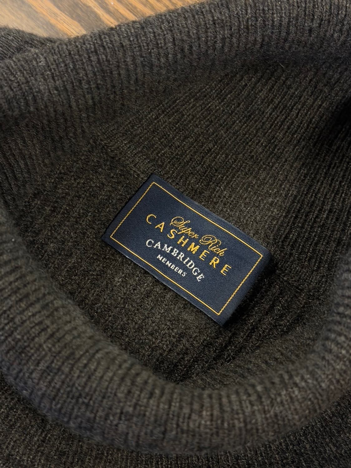 캠브리지 멤버스 캐시미어 터틀넥 니트 100 상품이미지8