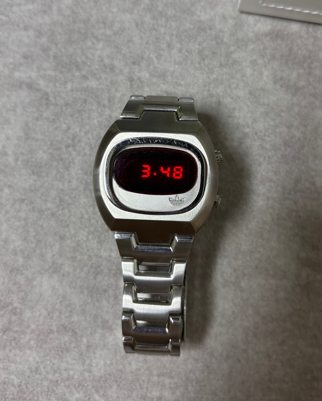 아디다스 레트로 led 시계 상품이미지1