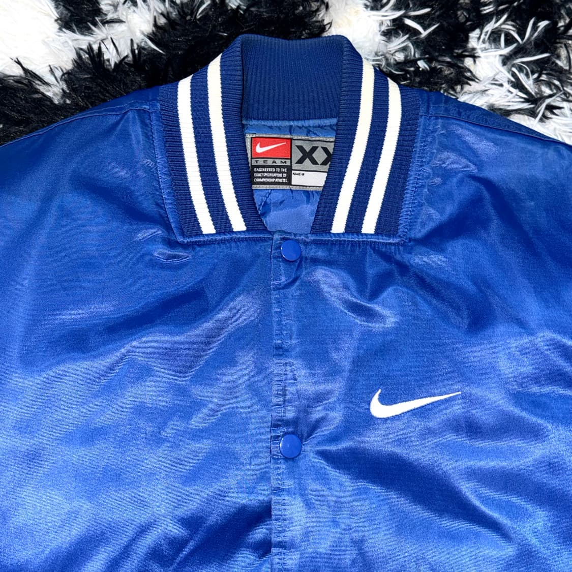 NIKE 90s 새틴 바시티 봄버 자켓 상품이미지2