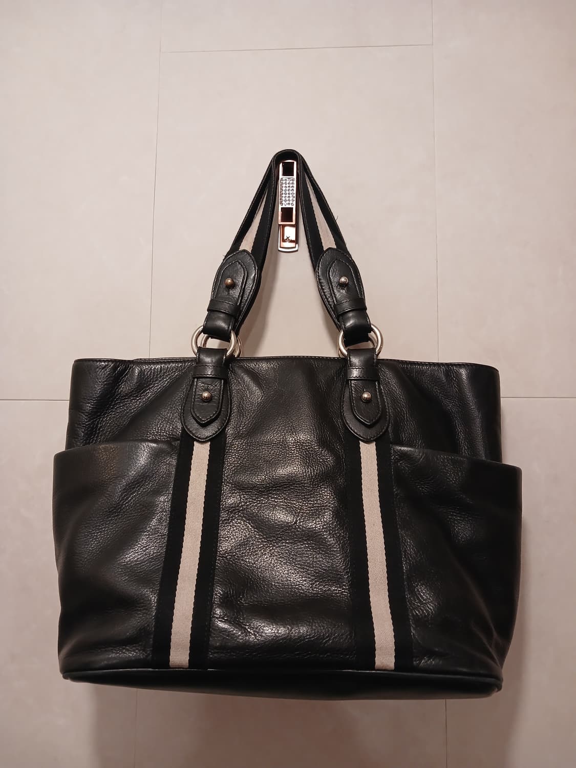 발리 정품 가죽 소재 가방 상품이미지8