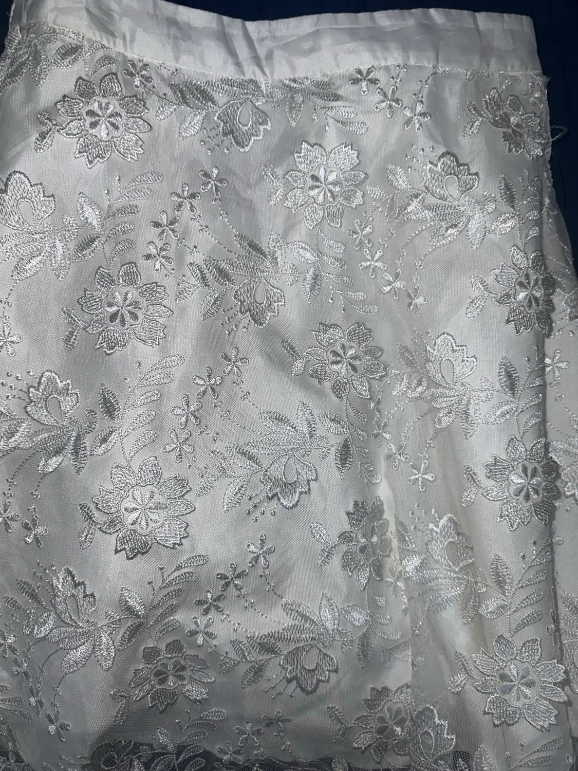 화이트 미디 치마  상품이미지1