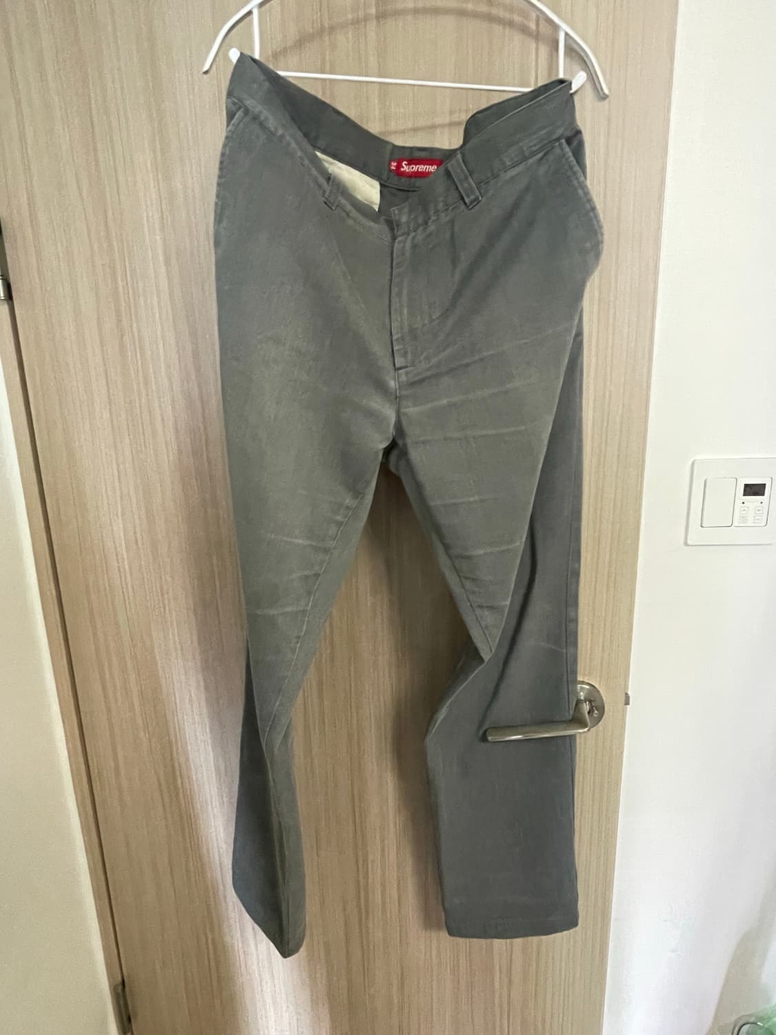 supreme 치노팬츠 상품이미지1