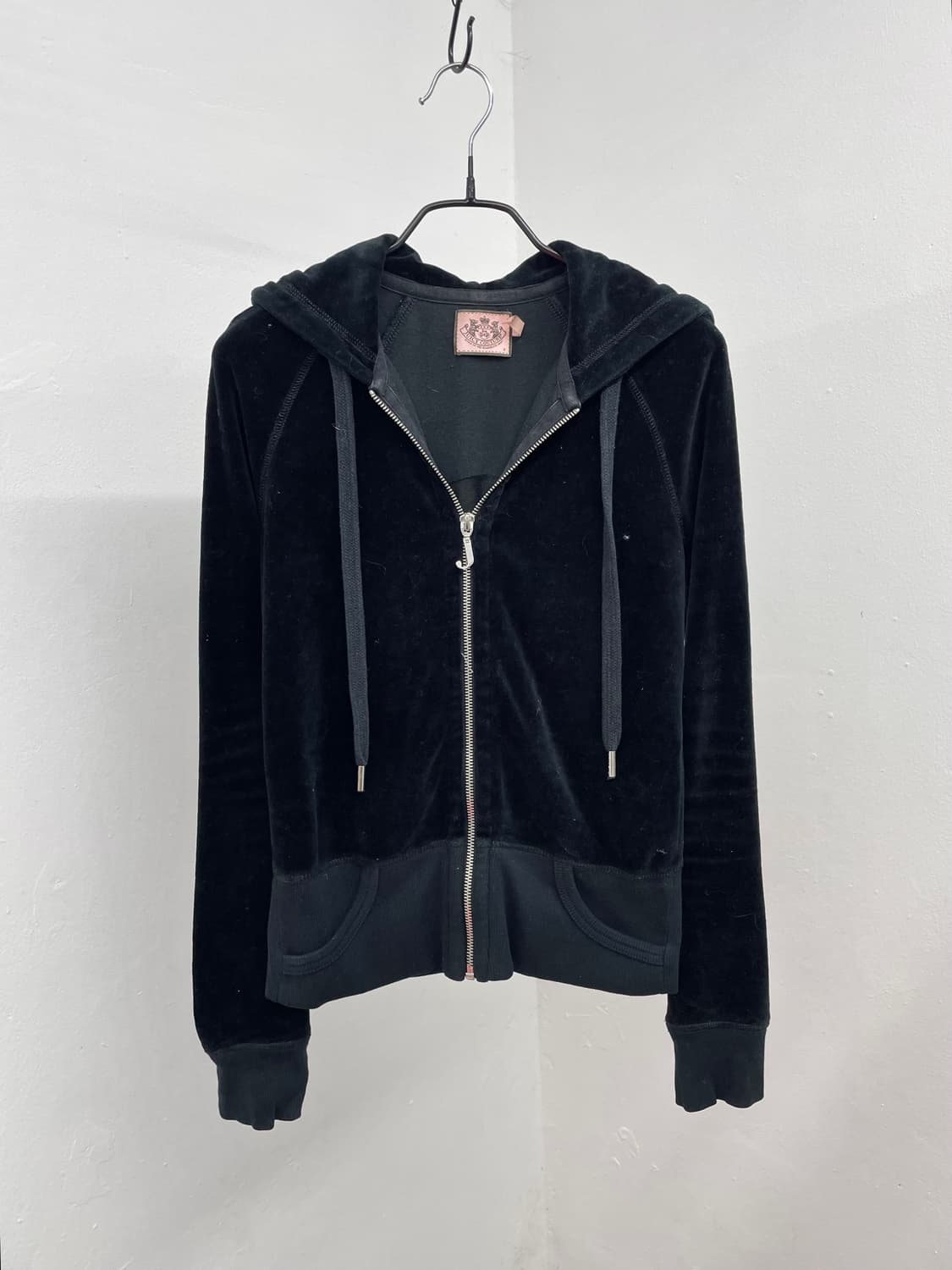 쥬시꾸뛰르 벨벳 자수 후드집업 상품이미지4