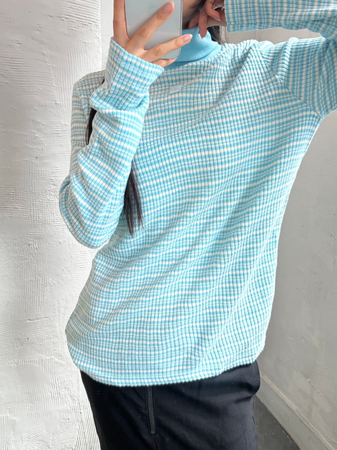 Courreges 꾸레쥬 스카이블루 컬러 터틀넥 니트 상품이미지3