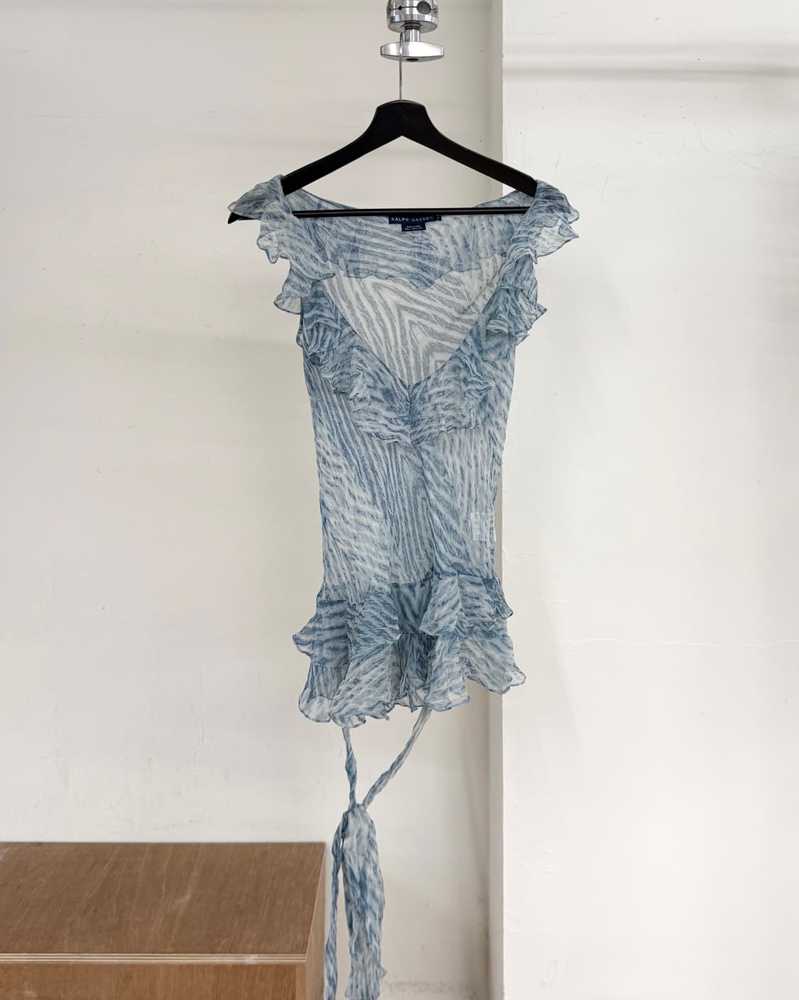 폴로 랄프로렌 블루 러플드 지브라 프린트 시폰 탑 상품이미지1