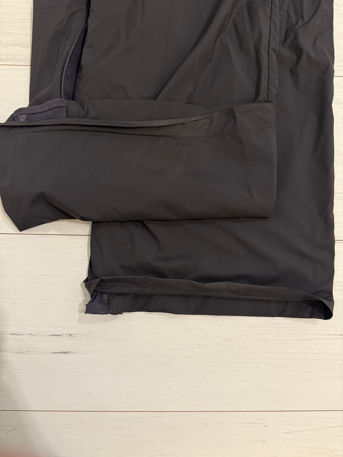 아모멘토 side vent pants 상품이미지3