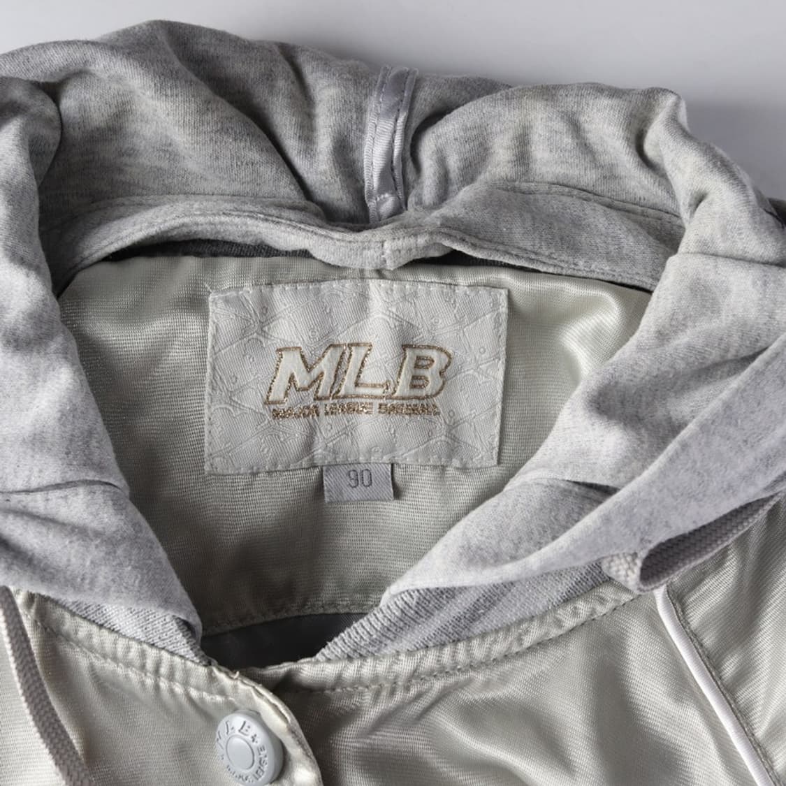 MLB 뉴욕 양키스 실버 새틴 후드 바시티 자켓 90 상품이미지5