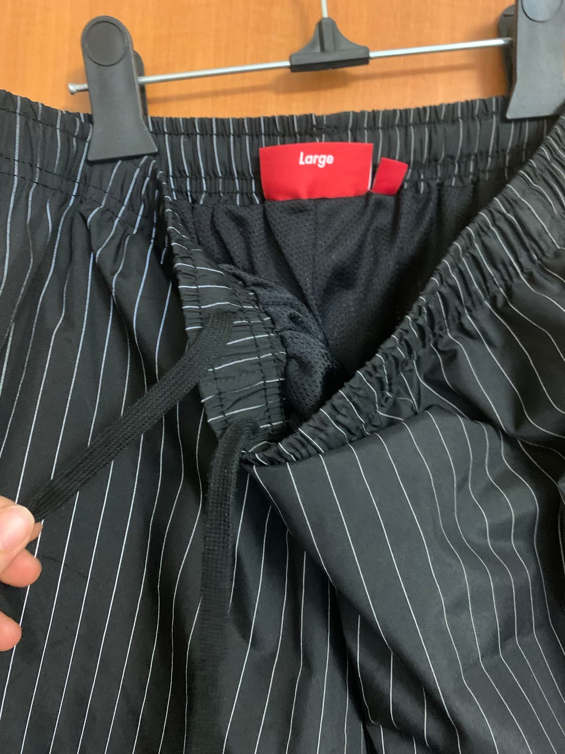 슈프림 핀스트라이프 트랙팬츠 블랙 L 상품이미지3