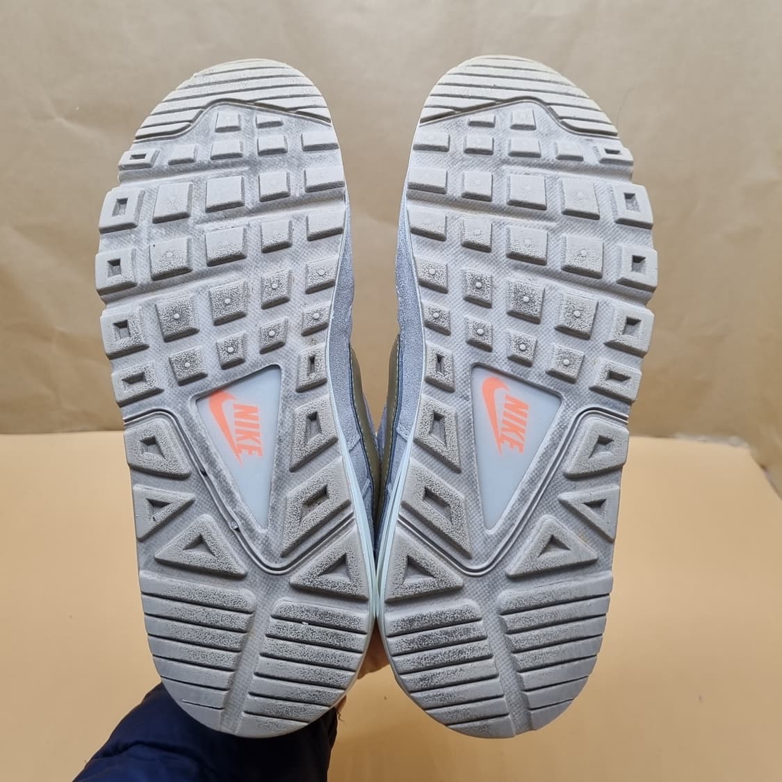 나이키 에어맥스 커맨드 운동화245  상품이미지3