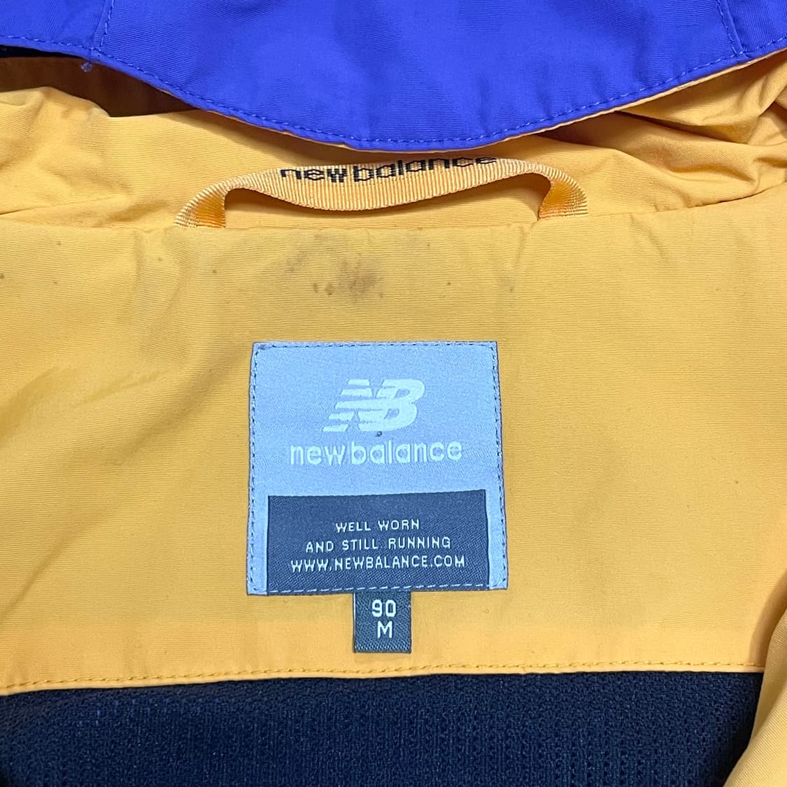 뉴발란스 퍼플 바람막이 자켓 여성90 상품이미지4