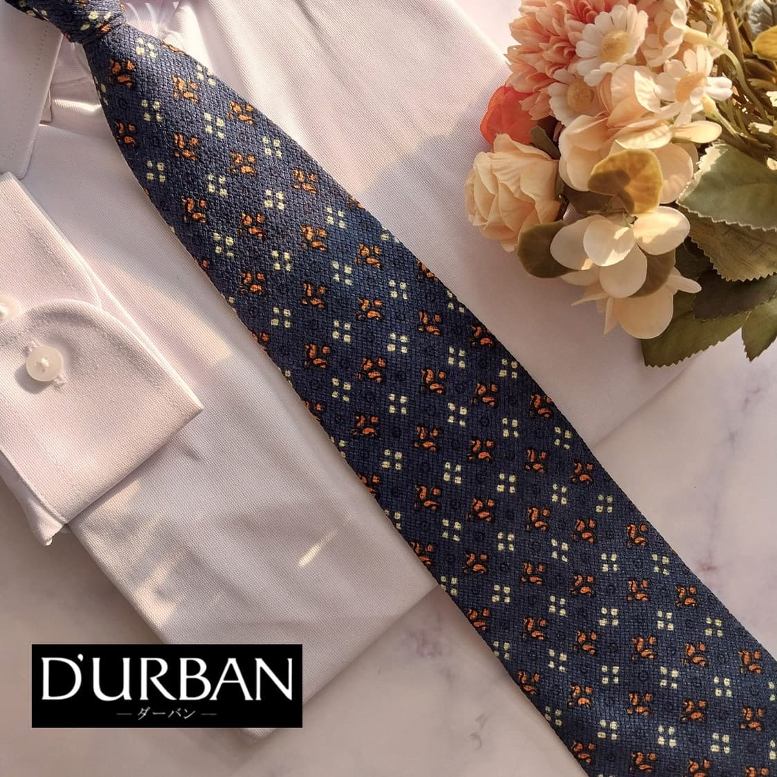 더반 실크 네이비 클래식 패턴 넥타이 9.5cm A등급 K1451
 상품이미지1