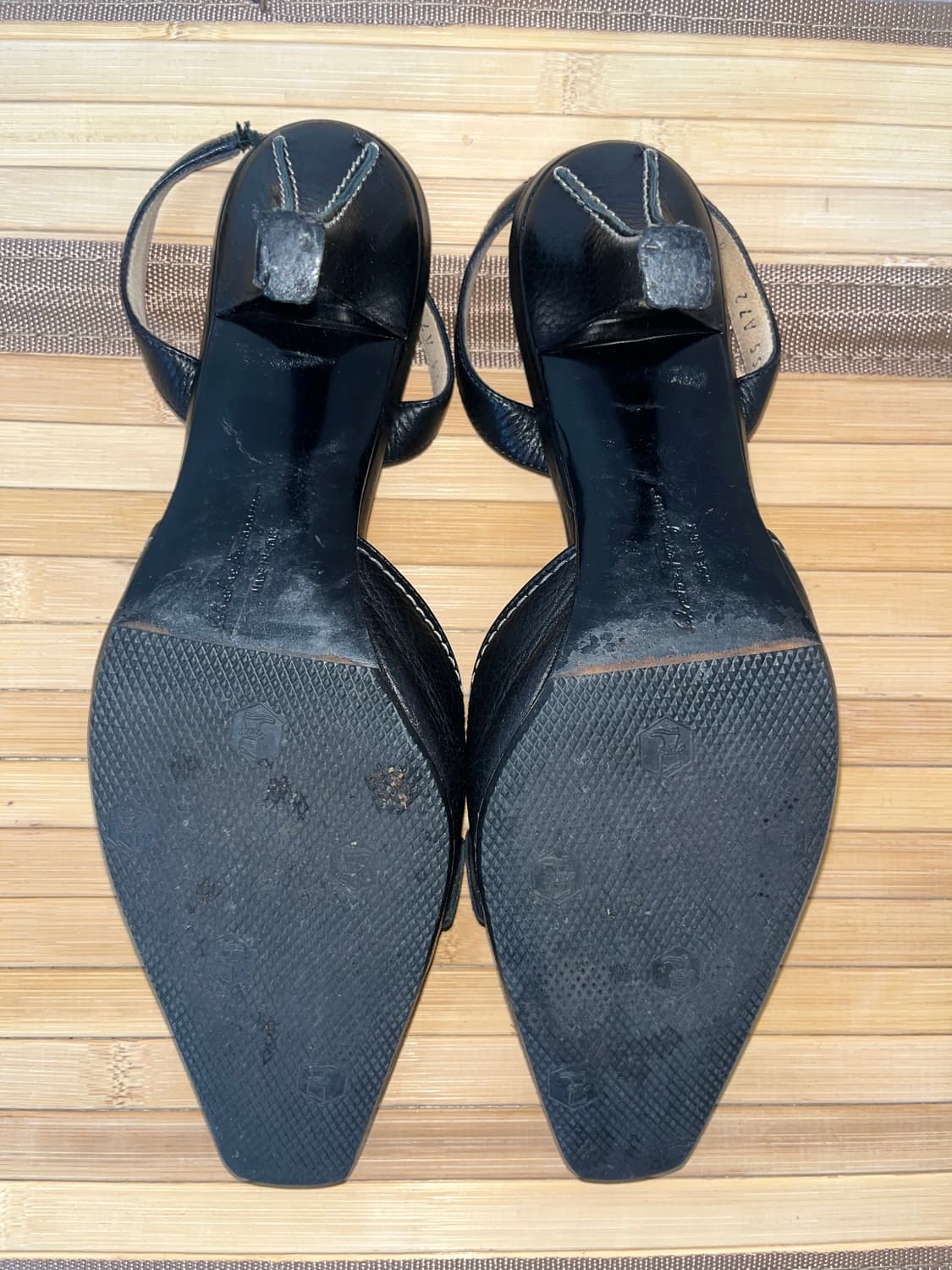 페라가모 스티치 블랙 슬링백 상품이미지8