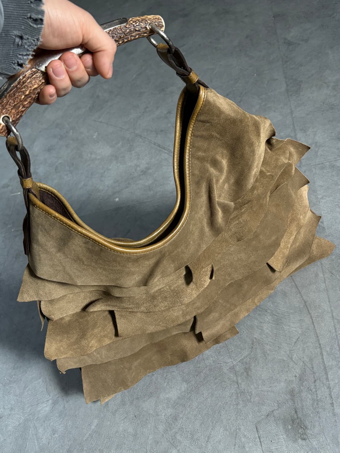 Saint Laurent 생로랑 브라운 스웨이드 백  상품이미지6