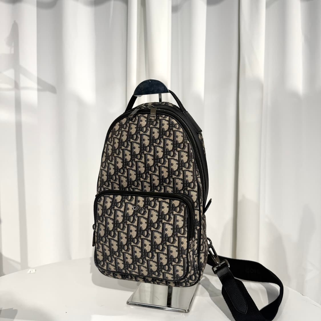 디올 오블리크 바이커 슬링백 상품이미지2