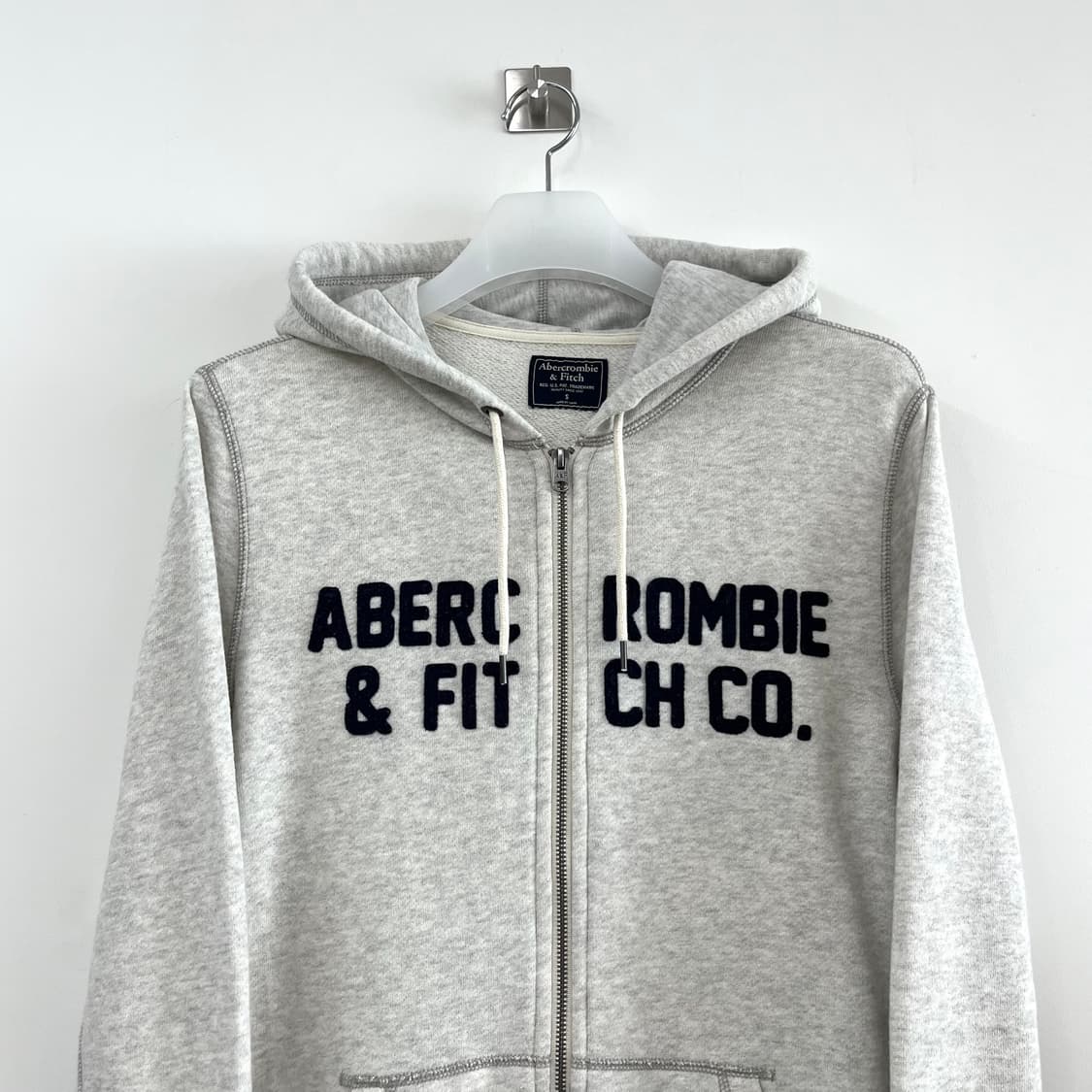 아베크롬비 자수로고 연그레이 후드집업 상품이미지4